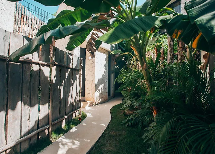 Jungle Rooftop -priv Pool-bathtub-jacuzzi 2a *